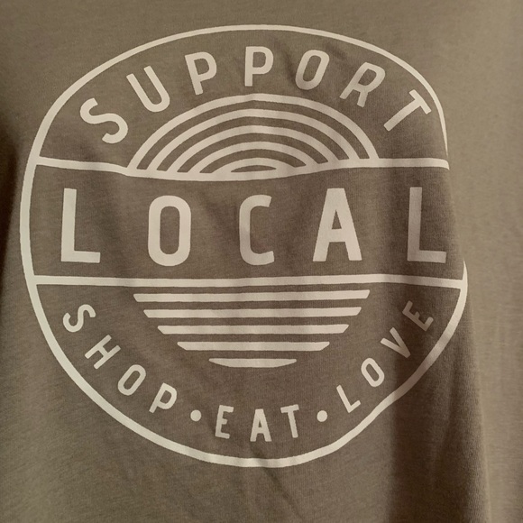 Women’s tee - Picture 2 of 4